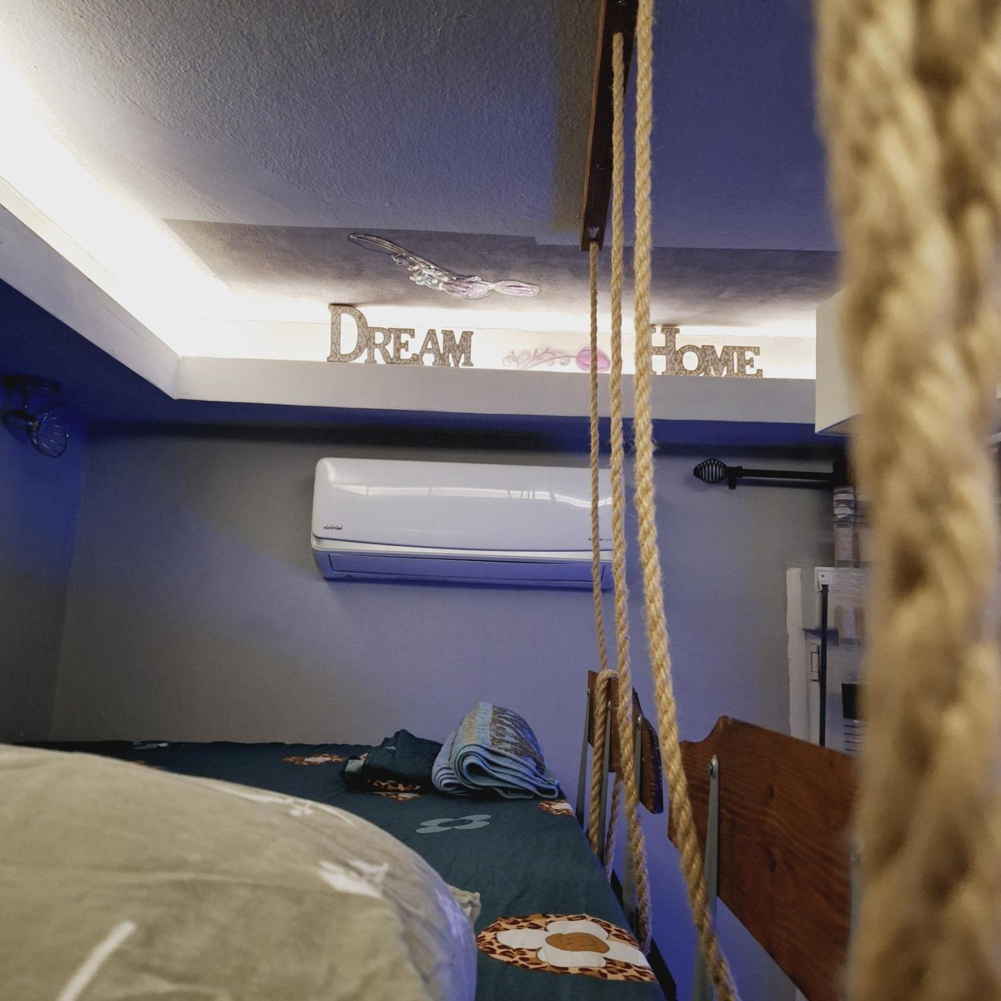 Nederland's Mini Studio Apartament